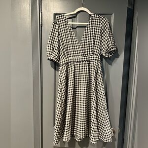 Frnch brand gingham puff sleeve dress